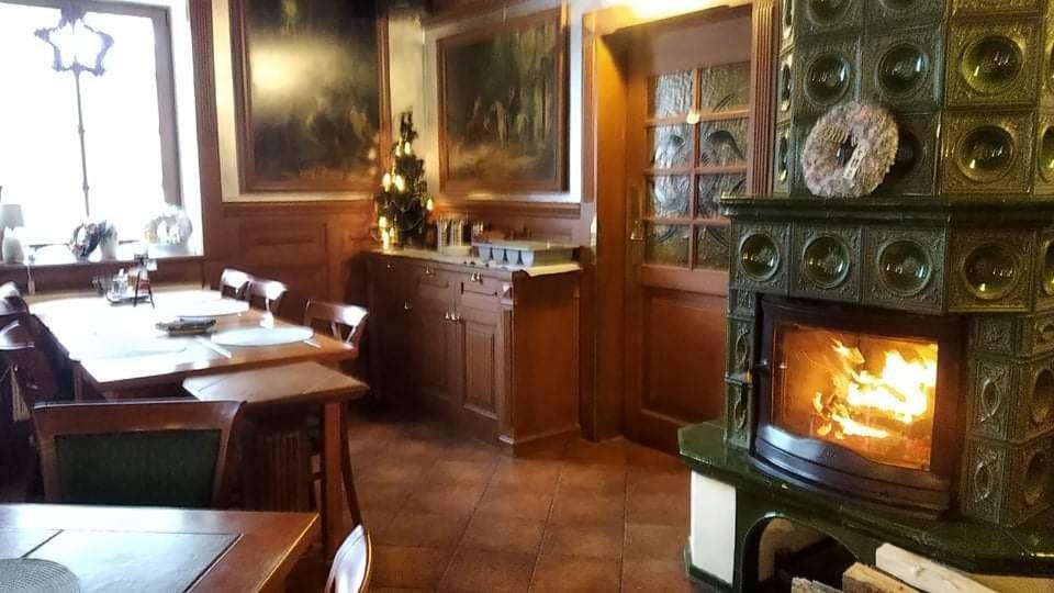 Mala Svata Hora - Penzion & Restaurace Mnisek pod Brdy Luaran gambar