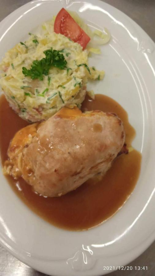 Mala Svata Hora - Penzion & Restaurace Mnisek pod Brdy Luaran gambar