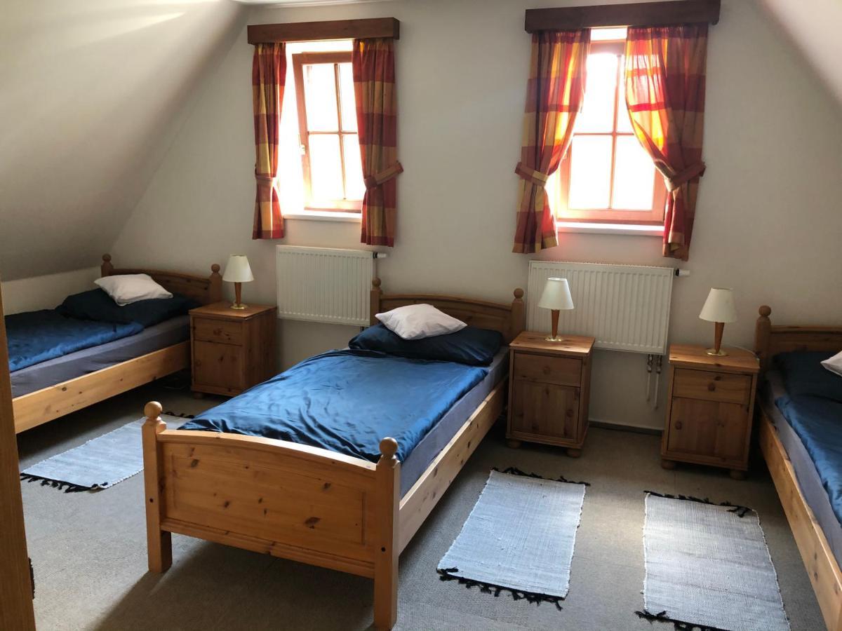 Mala Svata Hora - Penzion & Restaurace Mnisek pod Brdy Luaran gambar